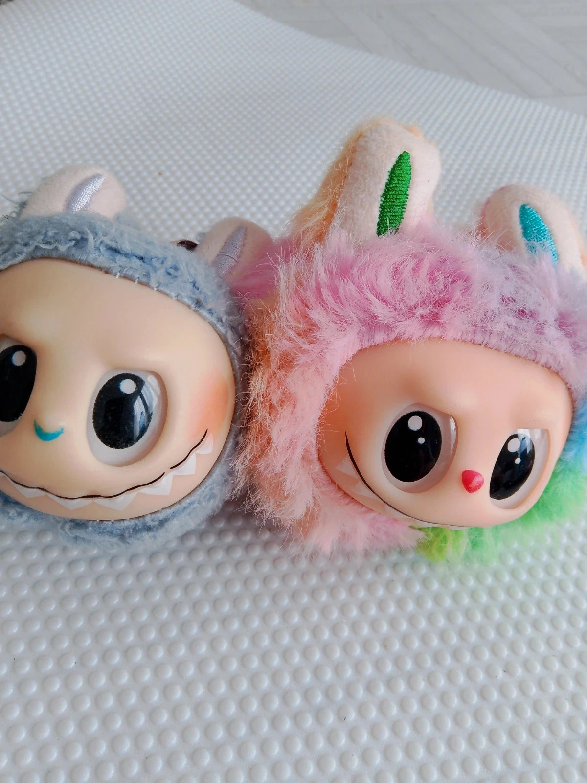 Lot of 2 Pop Mart The Monsters keychains – photo 2